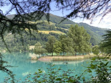 Lungern Adası, Lungern Gölü ya da Lungerensee Kantonu - İsviçre Obwalden Kantonu (Inseli Lungern aus der Vogelperspective am Lungernsee - Kanton Obwald, Schweiz)