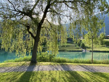 Lungern Adası, Lungern Gölü ya da Lungerensee Kantonu - İsviçre Obwalden Kantonu (Inseli Lungern aus der Vogelperspective am Lungernsee - Kanton Obwald, Schweiz)