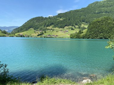 Lungern Gölü veya Doğal Rezervuar Lungerersee - İsviçre Obwald Kantonu (Naturstausee Lungernsee oder Lungerensee - Kanton Obwald, Schweiz)