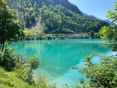 Lungern Gölü veya Doğal Rezervuar Lungerersee - İsviçre Obwald Kantonu (Naturstausee Lungernsee oder Lungerensee - Kanton Obwald, Schweiz)