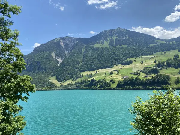 Lungern Gölü veya Doğal Rezervuar Lungerersee - İsviçre Obwald Kantonu (Naturstausee Lungernsee oder Lungerensee - Kanton Obwald, Schweiz)