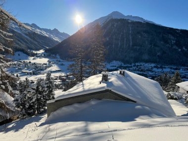 İsviçre 'nin dağlık bir tatil beldesi olan Davos Kantonu (Kanton Graubuenden, Schweiz)