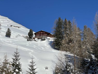 İsviçre 'nin Alp bölgesi turizm beldesi Davos - İsviçre' nin Grison Kantonu (Kanton Graubuenden, Schweiz)