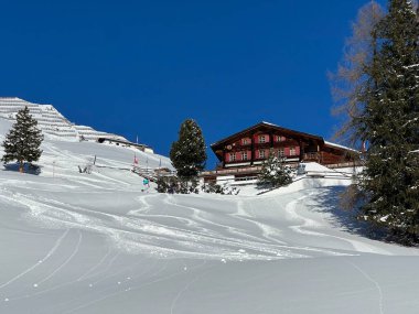 İsviçre 'nin Alp bölgesi turizm beldesi Davos - İsviçre' nin Grison Kantonu (Kanton Graubuenden, Schweiz)