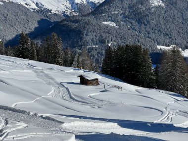 İsviçre 'nin Alp bölgesi turizm beldesi Davos - İsviçre' nin Grison Kantonu (Kanton Graubuenden, Schweiz)