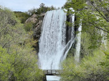 Şelale Krciç, Şelale Veliki buk veya Topoljski şelalesi, Kovaciç - Hırvatistan (Krciç tokadı, Topoljski tokadı, Veliki buk ili tokat Krciç, Kovaciç - Hrvatska)