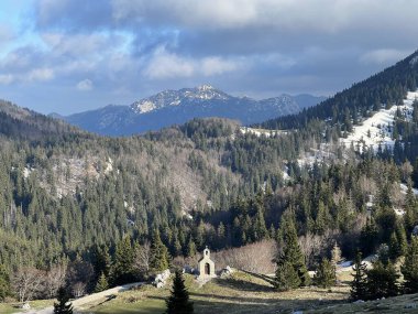Aziz Anthony Dağ Şapeli veya Padua Kilisesi - Kuzey Velebit Ulusal Parkı, Hırvatistan (Planinska kapelica svetog Ante ili kapelica sv. Antuna Padovanskog - NP Sjeverni Velebit, Hrvatska)