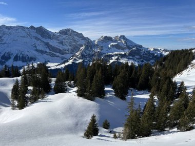 Engelberg turizm beldesi - İsviçre 'nin Obwalden Kantonu (Kanton Obwald, Schweiz)
