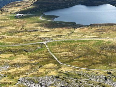 Melchtal Alp Vadisi 'nin yamaçlarında ve Uri Alp Dağları' nda yürüyüş, yürüyüş, spor ve dinlenme yolları, Kerns - Obwalden Kantonu, İsviçre (Kanton Obwald, Schweiz)