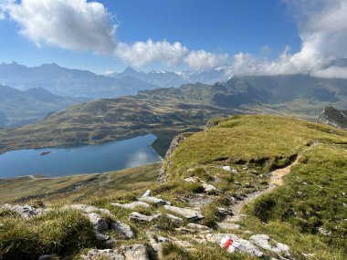 Uri Alp Dağları 'ndaki Tannensee ya da Tannen Gölü, Kerns - Obwalden Kantonu, İsviçre (Kanton Obwald, Schweiz)