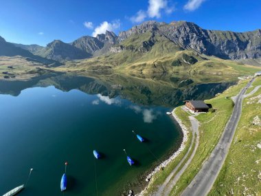 Uri Alp Dağları 'ndaki Melchsee ya da Melch Gölü, Kerns - Obwalden Kantonu, İsviçre (Kanton Obwald, Schweiz)