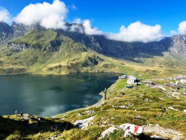 Uri Alp Dağları 'ndaki Melchsee ya da Melch Gölü, Kerns - Obwalden Kantonu, İsviçre (Kanton Obwald, Schweiz)