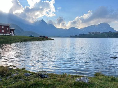 Uri Alp Dağları 'ndaki Melchsee ya da Melch Gölü, Kerns - Obwalden Kantonu, İsviçre (Kanton Obwald, Schweiz)