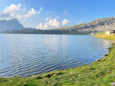 Uri Alp Dağları 'ndaki Melchsee ya da Melch Gölü, Kerns - Obwalden Kantonu, İsviçre (Kanton Obwald, Schweiz)