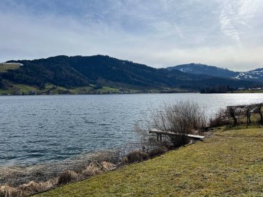 İsviçre subalpin gölü bkz. Agerisee veya Ageri Gölü (Aegeri Gölü) - İsviçre 'nin Zug Kantonu - (Agerisee oder Aegerisee - Kanton Zug, Schweiz)
