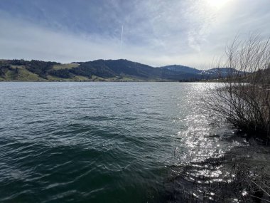 İsviçre subalpin gölü bkz. Agerisee veya Ageri Gölü (Aegeri Gölü) - İsviçre 'nin Zug Kantonu - (Agerisee oder Aegerisee - Kanton Zug, Schweiz)