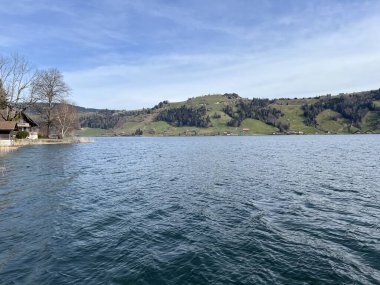 İsviçre subalpin gölü bkz. Agerisee veya Ageri Gölü (Aegeri Gölü) - İsviçre 'nin Zug Kantonu - (Agerisee oder Aegerisee - Kanton Zug, Schweiz)