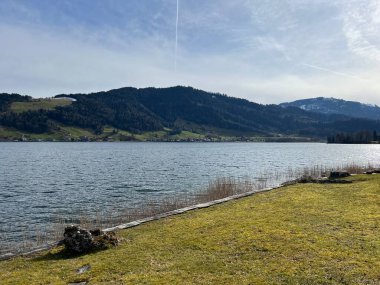 İsviçre subalpin gölü bkz. Agerisee veya Ageri Gölü (Aegeri Gölü) - İsviçre 'nin Zug Kantonu - (Agerisee oder Aegerisee - Kanton Zug, Schweiz)