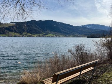 İsviçre subalpin gölü bkz. Agerisee veya Ageri Gölü (Aegeri Gölü) - İsviçre 'nin Zug Kantonu - (Agerisee oder Aegerisee - Kanton Zug, Schweiz)