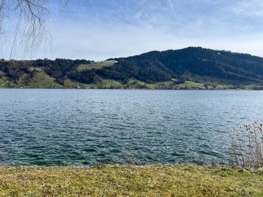 İsviçre subalpin gölü bkz. Agerisee veya Ageri Gölü (Aegeri Gölü) - İsviçre 'nin Zug Kantonu - (Agerisee oder Aegerisee - Kanton Zug, Schweiz)