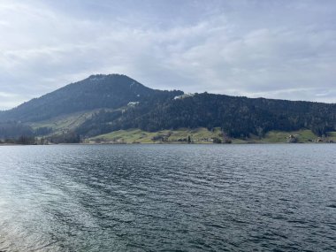 İsviçre subalpin gölü bkz. Agerisee veya Ageri Gölü (Aegeri Gölü) - İsviçre 'nin Zug Kantonu - (Agerisee oder Aegerisee - Kanton Zug, Schweiz)