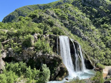 Şelale Topoljski Buk veya Krcic Şelalesi (Knin, Hırvatistan) - Wasserfall Topoljski Buk oder Krcicfall (Knin, Kroatien) - Vodopad Topoljski buk, Slap Krcic ili Veliki şaplak (Knin, Hrvatska)