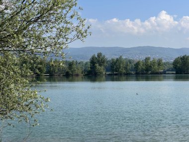 Sveta Nedelja Gölü veya Rakitje Gölü (Hırvatistan) - Umjetno jezero Rakitje ili umjetna jezera Rakitje (Finzula, Votok, Nadolez, Jus ili Kec) Sveta Nedelja, Hrvatska