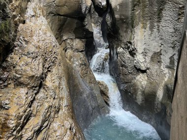 Glacier Gorge Rosenlaui veya Rosenlauischlucht, İsviçre (UNESCO Dünya Mirası) - Gletscherschlucht Rosenlaui - Meiringen, Schweiz (Das UNESCO-Welterbe Swiss Alps Jungfrau-Aletsch)