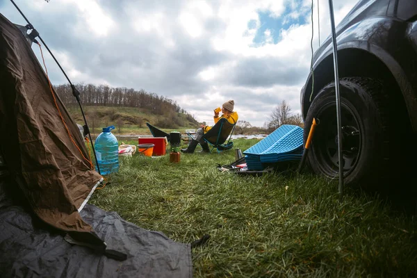 Kamperen Wildernis Een Terreinwagen Tent Uitrusting Voor Toerisme Reizen Vakantie — Stockfoto