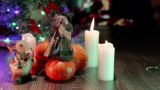 Відьма Святкує Новий Рік Новорічний Хеллоуїн Тепла Затишна Атмосфера Хелловінський — стокове відео