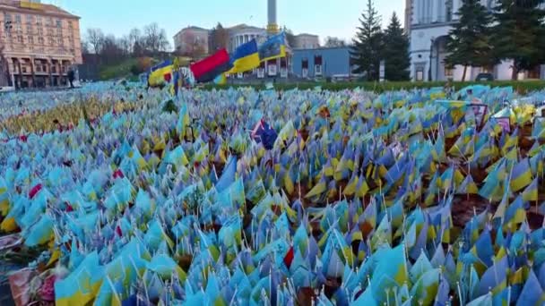 Kyiv Ukraine 2023 Maidan Nezalezhnosti Independence Square Losses Ukrainian Defenders — Stock Video