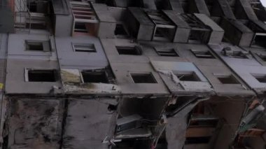 Borodyanka, Ukrayna: Rus balistik füzesi tarafından yıkılan çok katlı bir bina. Rus ordusu tarafından Ukraynalı sivillerin soykırımı. Rus-Ukrayna savaşı 2022-2023. Ukrayna Kayıpları.