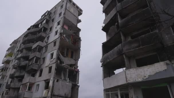 Borodyanka Oekraïne Een Gebouw Met Meerdere Verdiepingen Dat Verwoest Door — Stockvideo