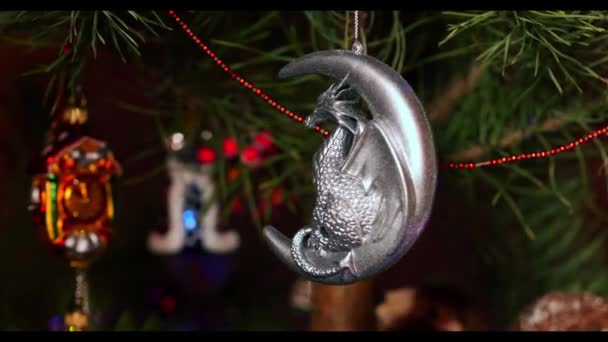2024年好运的象征圣诞树 花环和装饰品 新年快乐 圣诞快乐 温暖舒适的家庭氛围 — 图库视频影像