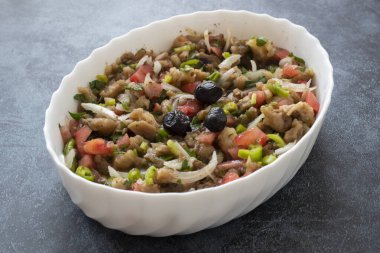 Türk usulü patlıcan aperatifi, patlıcan salatası, kızarmış patlıcan salatası, Türk adı; Patlican salatası, babaganus