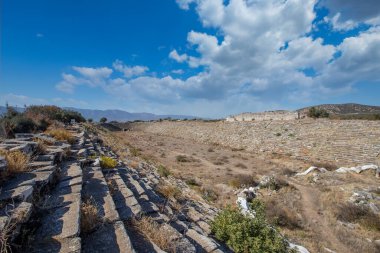 Aydın, Türkiye - 30 Ekim 2022: Afrodisias Antik Şehir Müzesi; Afrodizyak kazılarında bulunan Yunan ve Roma döneminden heykeller.