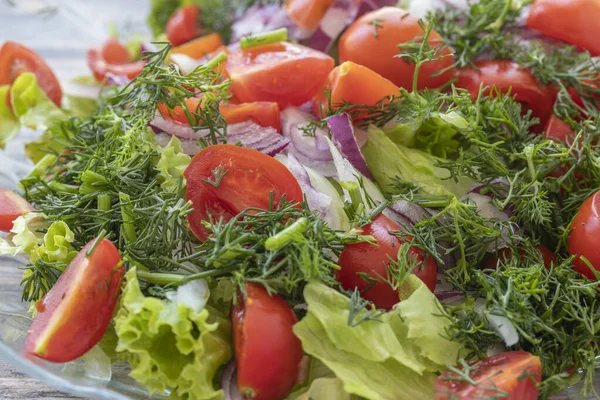 Zöld Zöldség Saláta Lattuce Paradicsom Hagyma Egészséges Élelmiszer Koncepció — Stock Fotó