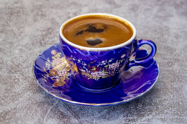 アナトリアの伝統的な飲み物ホットとおいしいトルコのコーヒー — ストック写真