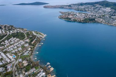 Gundogan ilçe plajının insansız hava aracı görüntüsü, Bodrum, Türkiye