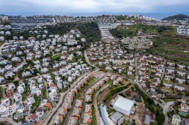 Gundogan ilçe plajının insansız hava aracı görüntüsü, Bodrum, Türkiye