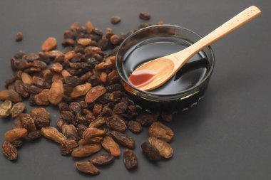 Üzüm pekmezi ve kurutulmuş sultaniye organik üzümleri