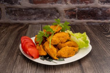 Cam tabakta Türk usulü mercimek köftesi