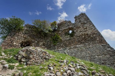 Eski kale; Yogurtcu Kalesi, Manisa - Türkiye