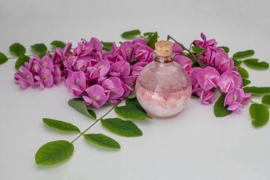 Leylak rengi Acacia çiçeği parfümü