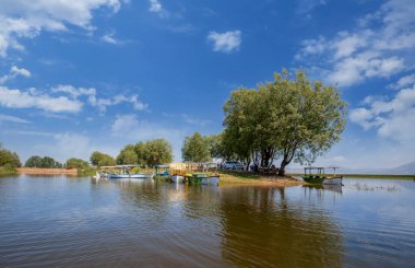 Civril - Denizli - Türkiye, 15 Haziran 2023, Denizli 'deki Civril Isikli Gölü.