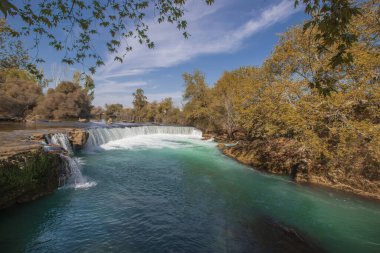 Türkiye 'de Manavgat Şelalesi. Çok popüler bir turizm merkezi..