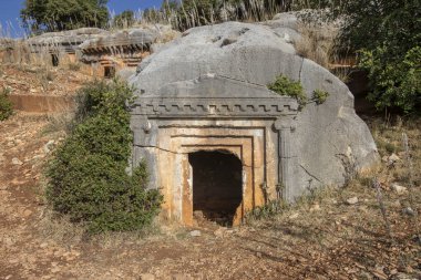 Antik şehir Lmyra 'nın taş mezarları, Antalya.