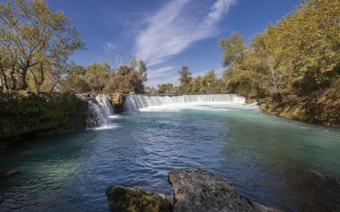 Türkiye 'de Manavgat Şelalesi. Çok popüler bir turizm merkezi..