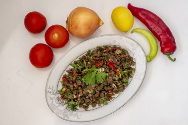 Sebzeli mercimek salatası, sağlıklı yiyecekler, vejetaryen ve vejetaryen atıştırmalıklar, temiz yemek, diyet, detoks. Sebzeler ve aşçılık geçmişi