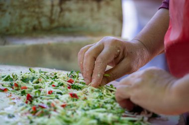 Bitki peynirli pasta, krep yapmak.